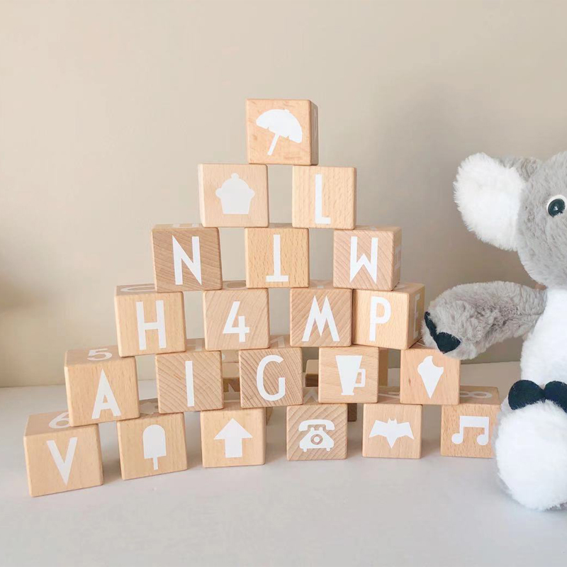 Baby Nursery Letters - 26Pcs ตัวอักษรบล็อกอาคารไม้ Beech ตัวอักษรก้อนเด็กเด็กวัยหัดเดิน Early การศึกษาการเรียนรู้ของเล่นเด็ก