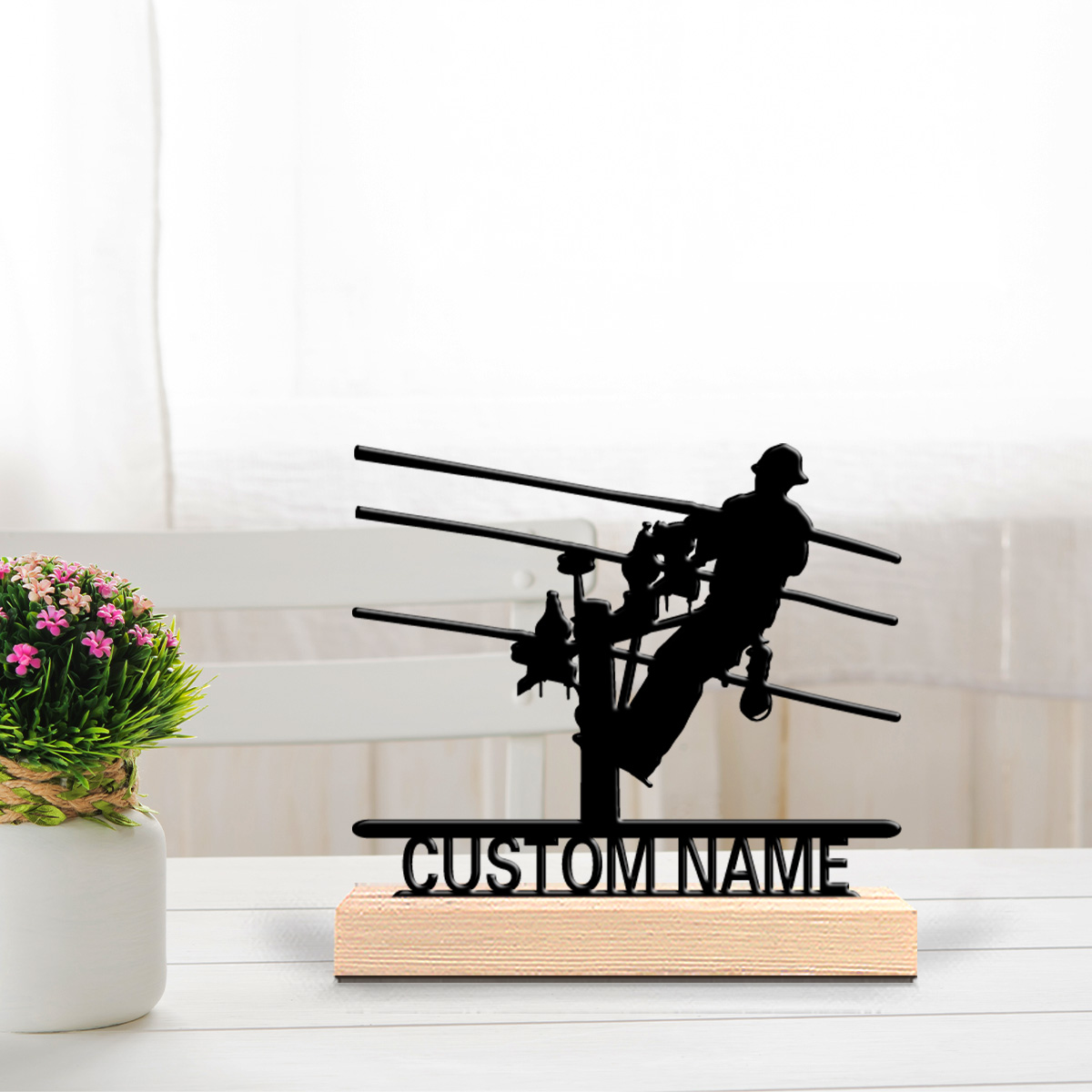 Baby Nursery Ornaments - รูปปั้นช่างไฟฟ้าโลหะแบบกำหนดเอง 1 ชิ้น ดีไซน์ทันสมัย ฐานไม้ตกแต่งสำหรับสำนักงาน ห้องนั่งเล่น